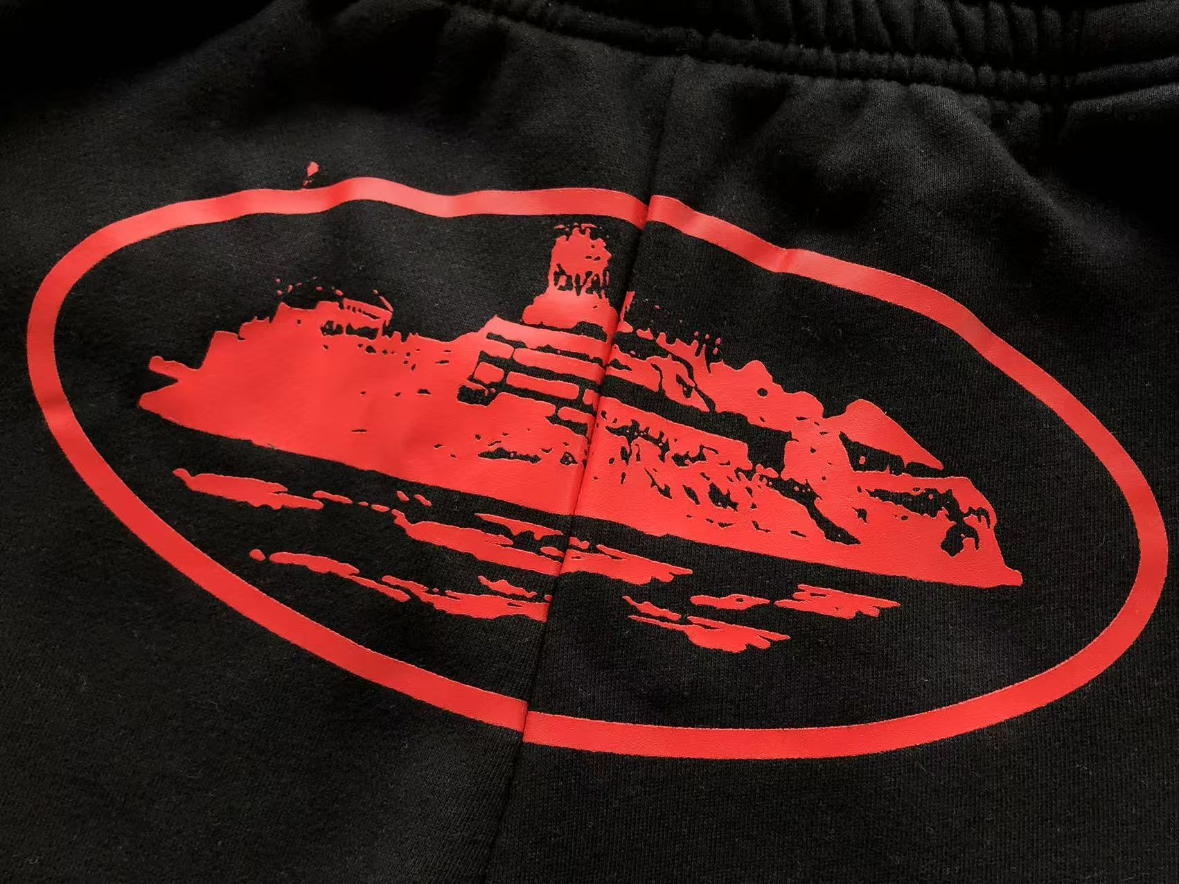 Corteiz Alcatraz red print detail