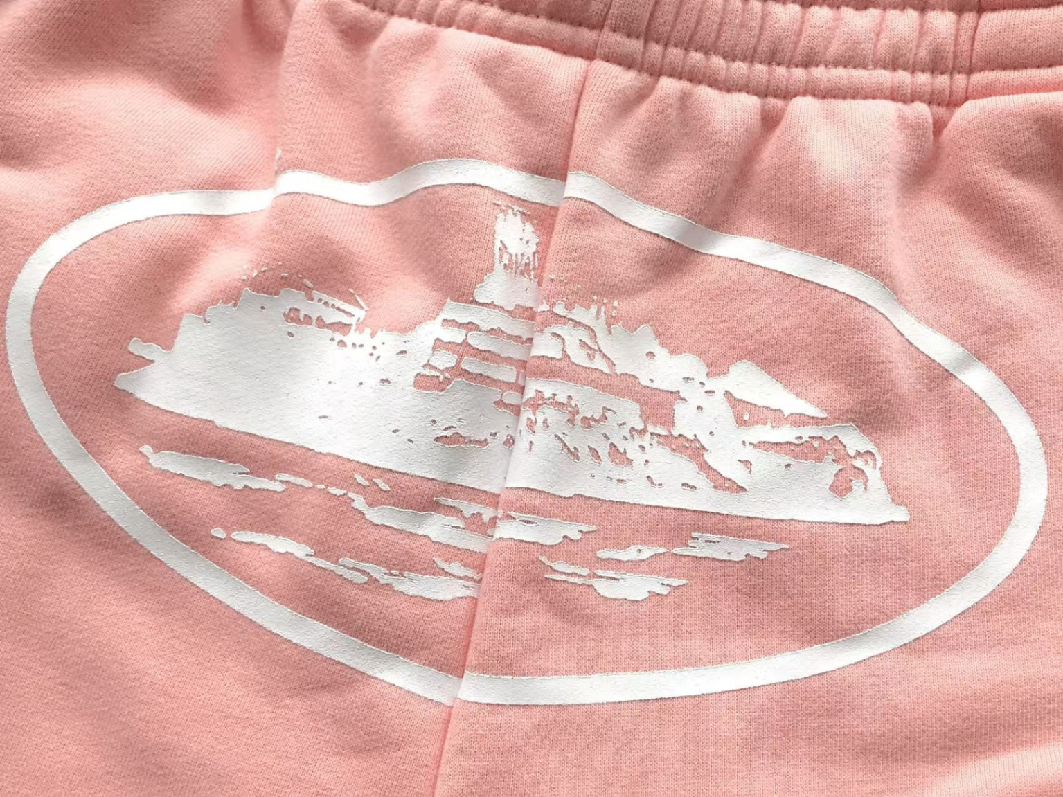 Corteiz Alcatraz pink print detail