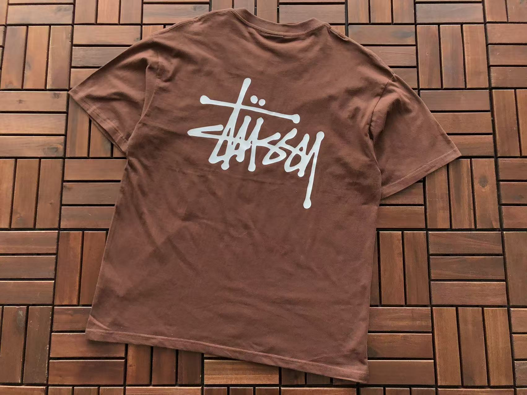 Stüssy brown tee back